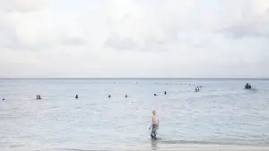 Backdrop to the movie "Heart of Light: Eleven Songs For Fiji" #542243