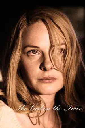 Poster to the movie "The Girl on the Train" #665747