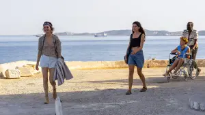 Backdrop to the movie "Hot Milk" #571532