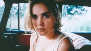 Backdrop to the movie "High Art" #570360