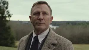 Backdrop to the movie "Knives Out" #561251