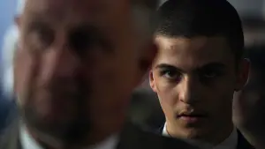 Backdrop to the movie "Beating Hearts" #600844