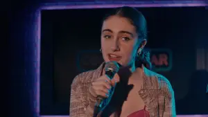 Backdrop to the movie "I Used to Be Funny" #686627