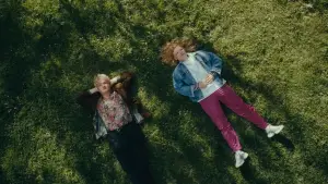 Backdrop to the movie "How to Be Normal and the Oddness of the Other World" #781579