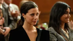 Backdrop to the movie "Parthenope" #598997