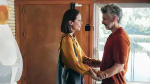 Backdrop to the movie "Bitter Christmas" #796264