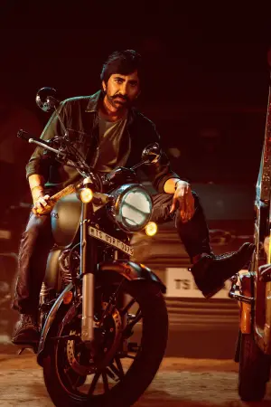 Poster to the movie "Mass Jathara" #609697