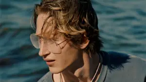 Backdrop to the movie "Blue Heron" #770360