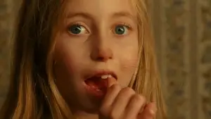 Backdrop to the movie "Kitty" #734922