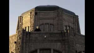 Backdrop to the movie "So Long, Farewell" #782406