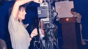 Backdrop to the movie "Never Look Away" #761929