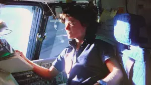 Backdrop to the movie "Sally" #654169