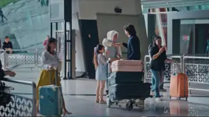 Backdrop to the movie "La Tahzan: Cinta, Dosa, Luka..." #672827