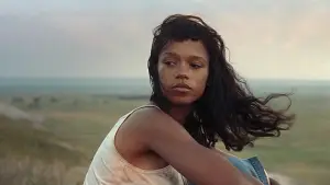 Backdrop to the movie "Bones and All" #811180