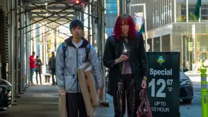 Backdrop to the movie "Problemista" #463538