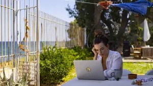 Backdrop to the movie "Hot Milk" #571523