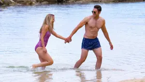 Backdrop to the movie "2 Hearts" #218139