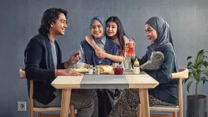 Backdrop to the movie "La Tahzan: Cinta, Dosa, Luka..." #672801