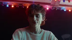 Backdrop to the movie "Bones and All" #811195