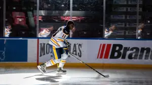 Backdrop to the movie "Youngblood" #624350