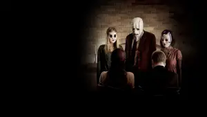 Backdrop to the movie "The Strangers" #685632