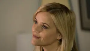 Backdrop to the movie "Home Again" #302665