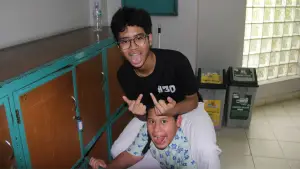 Backdrop to the movie "Screentime" #792521