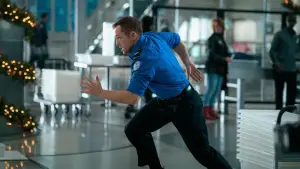 Backdrop to the movie "Carry-On" #779963