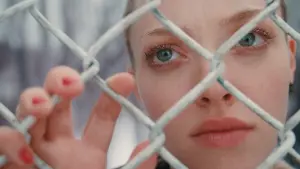 Backdrop to the movie "Chloe" #304392