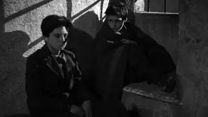 Backdrop to the movie "Shoeshine" #684602