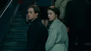 Backdrop to the movie "Never Look Away" #186928