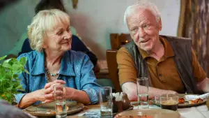 Backdrop to the movie "Off We Go" #785358