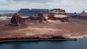 Backdrop to the movie "Planet of the Apes" #655660