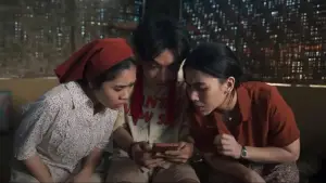 Backdrop to the movie "Sosok Ketiga: Lintrik" #781075