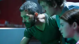 Backdrop to the movie "Security" #726509