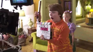 Backdrop to the movie "The Cat in the Hat" #687490