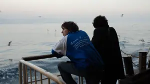 Backdrop to the movie "Crossing" #472669