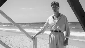 Backdrop to the movie "The Stranger" #532405