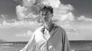 Backdrop to the movie "The Stranger" #796133