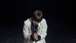 Backdrop to the movie "Head" #696685