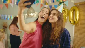 Backdrop to the movie "Klokslag 30" #542019