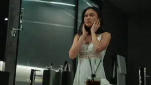 Backdrop to the movie "A Normal Woman" #674662