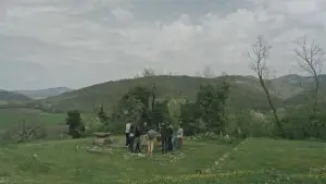 Backdrop to the movie "E se ora, lontano - Un