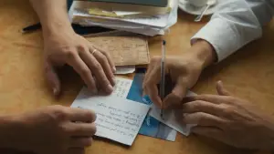 Backdrop to the movie "Holding the Man" #755331