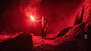 Backdrop to the movie "Savage Hunt" #609180