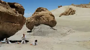 Backdrop to the movie "Planet of the Apes" #655661