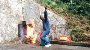 Backdrop to the movie "Crows Are White" #769657