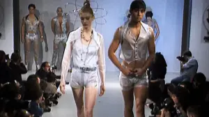 Backdrop to the movie "McQueen" #744507