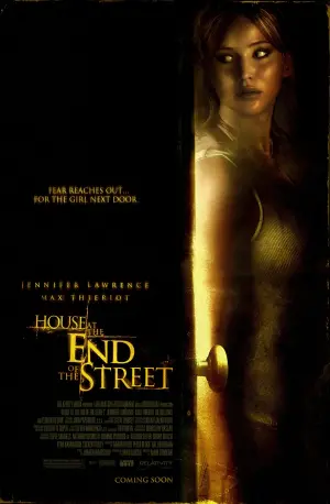 Poster to the movie "House at the End of the Street" #119409