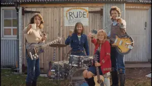 Backdrop to the movie "Paul McCartney: Man on the Run" #780191